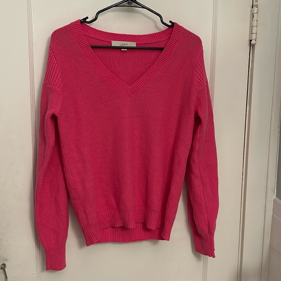 Loft V Neck sweater - Picture 2 of 5